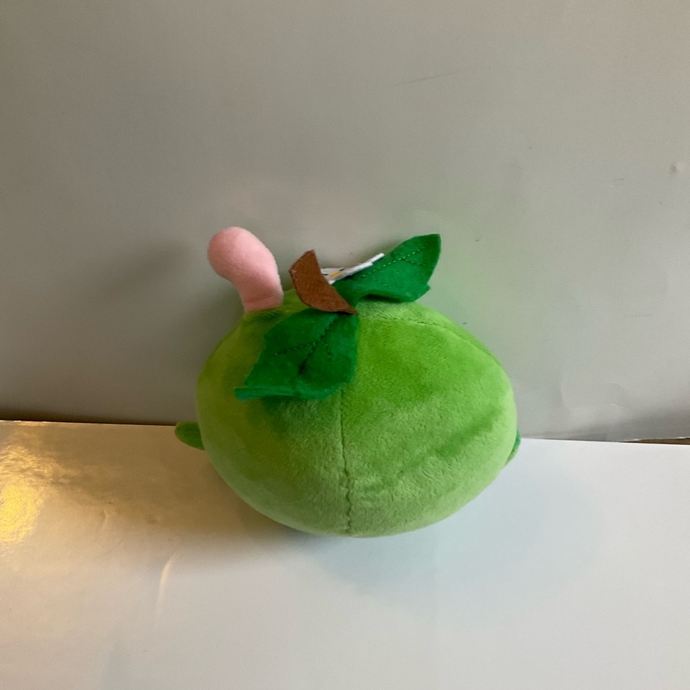 Shopkins Apple Blossom Plush - Picture 4 of 7